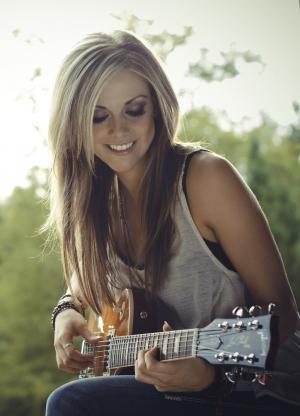 Lindsay Ell (Photo:  Jessica Wardwell)
