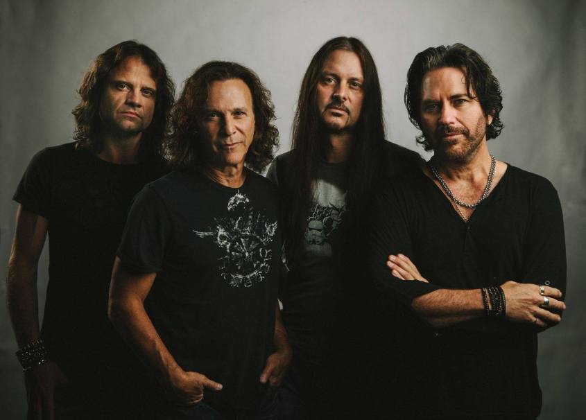 Winger (l to r): John Roth, Rod Morgenstein, Reb Beach, Kip Winger